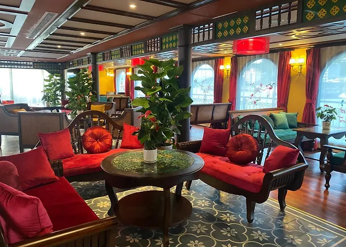  Indochine Premium Bay Hạ Long
