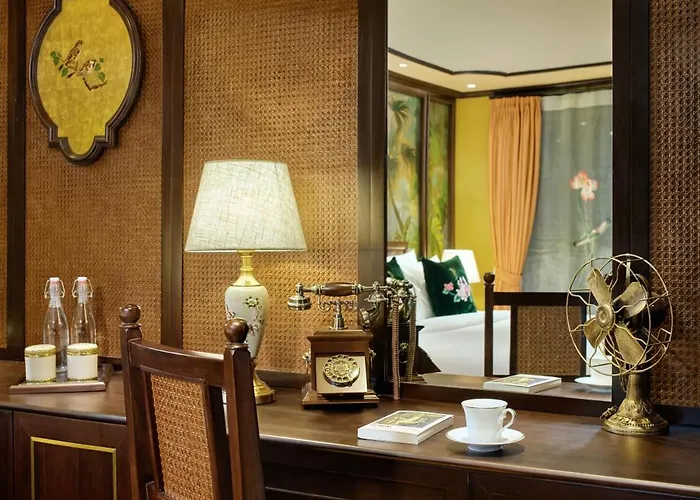 Indochine Premium Bay 5* Hạ Long