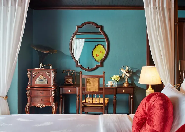 Indochine Premium Bay 5* Hạ Long