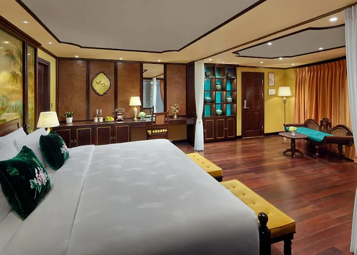 Indochine Premium Bay  Hạ Long