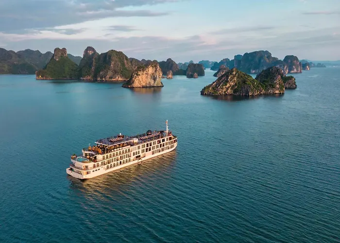 Indochine Premium Bay 5* Hạ Long